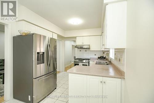 20 Culture Crescent, Brampton, ON - Indoor Photo Showing Kitchen