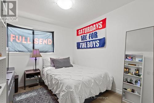 64 - 40 Tiffany Drive, London East (East I), ON - Indoor Photo Showing Bedroom