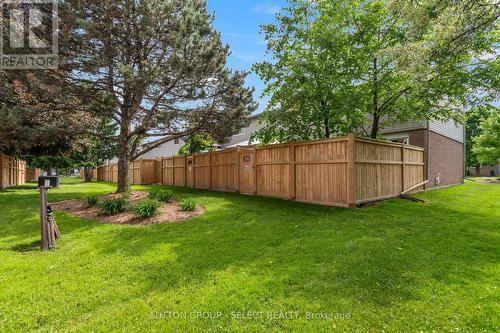 64 - 40 Tiffany Drive, London East (East I), ON - Outdoor With Backyard