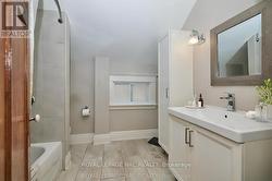 4 pce bathroom with heated floor - 