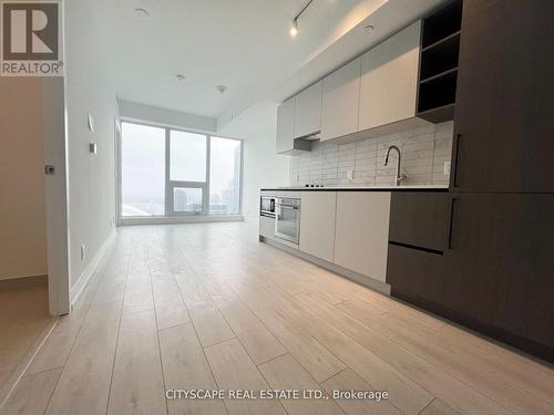 3901 - 55 Mercer Street, Toronto, ON - Indoor Photo Showing Kitchen