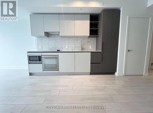 3901 - 55 Mercer Street, Toronto, ON - Indoor Photo Showing Kitchen