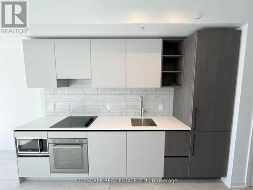 3901 - 55 Mercer Street, Toronto, ON - Indoor Photo Showing Kitchen