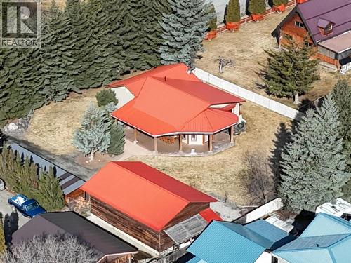 6228 Tamarack Road, Wasa, BC - Outdoor