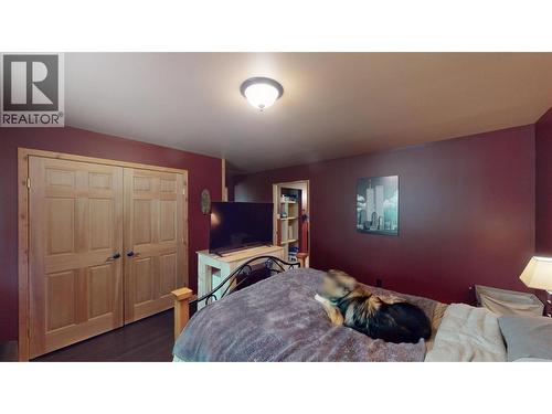 6228 Tamarack Road, Wasa, BC - Indoor Photo Showing Bedroom