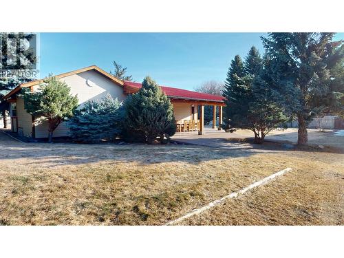 6228 Tamarack Road, Wasa, BC - Outdoor