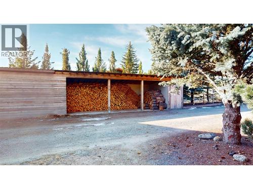 6228 Tamarack Road, Wasa, BC - Outdoor