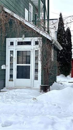40 Arbuthnot St, Winnipeg, MB 