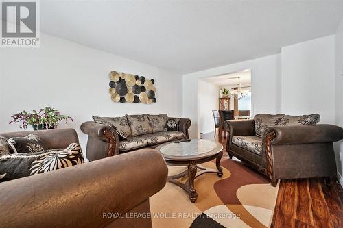 23 Tamvale Crescent, Kitchener, ON - Indoor Photo Showing Living Room