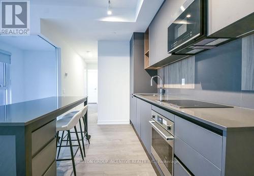 802 - 39 Mary Street, Barrie, ON - Indoor Photo Showing Kitchen With Upgraded Kitchen