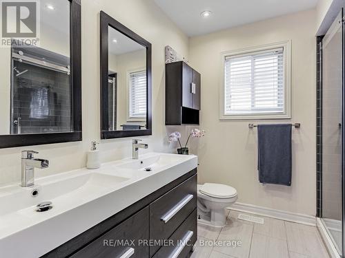 11 Four Seasons Circle, Brampton, ON - Indoor Photo Showing Bathroom