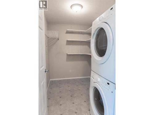 265 Froelich Road Unit# 307, Kelowna, BC - Indoor Photo Showing Laundry Room