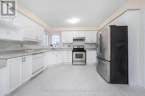 16 Coralreef Crescent, Brampton, ON - Indoor Photo Showing Kitchen