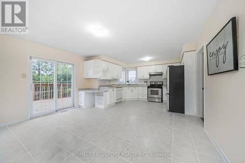 16 Coralreef Crescent, Brampton, ON - Indoor Photo Showing Kitchen