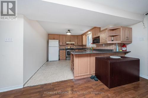 16 Coralreef Crescent, Brampton, ON - Indoor Photo Showing Kitchen