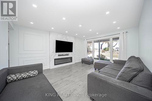 5326 Ninth Line, Erin, ON - Indoor Photo Showing Living Room