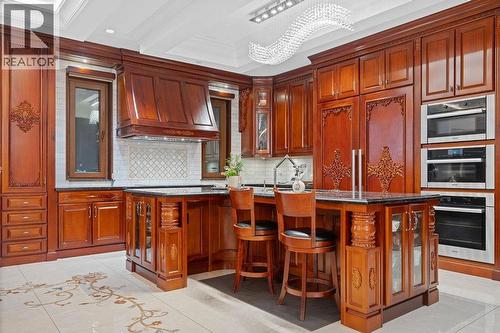 1327 Chartwell Drive, West Vancouver, BC - Indoor Photo Showing Kitchen
