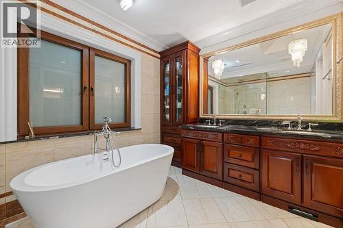 1327 Chartwell Drive, West Vancouver, BC - Indoor Photo Showing Bathroom