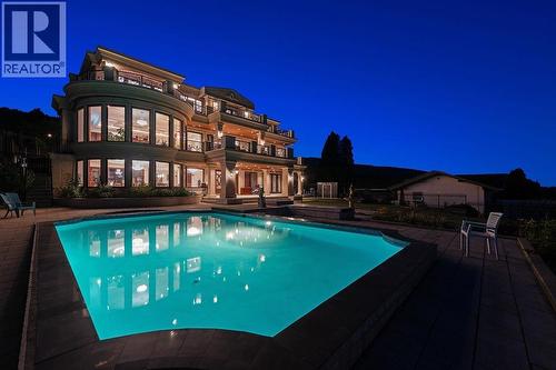 1327 Chartwell Drive, West Vancouver, BC - Outdoor With In Ground Pool With Backyard