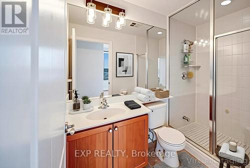 1003 - 2119 Lakeshore Boulevard W, Toronto (Mimico), ON - Indoor Photo Showing Bathroom
