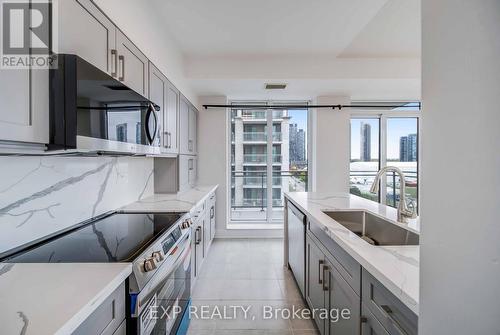 1003 - 2119 Lakeshore Boulevard W, Toronto (Mimico), ON - Indoor Photo Showing Kitchen With Upgraded Kitchen