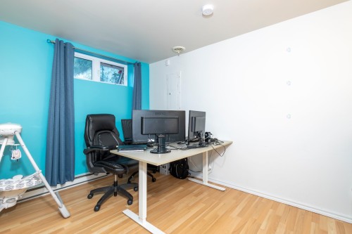 Salle familiale - 12 Place Borduas, Sainte-Julie, QC - Indoor Photo Showing Office