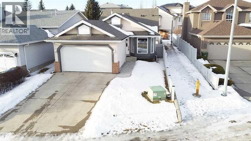 215 Hidden Vale Place NW  Calgary, AB T2M 1J4