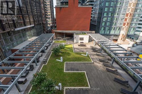 909 - 8 Mercer Street, Toronto, ON - Outdoor