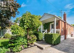 151 BROOKLAWN AVENUE  Toronto, ON M1M 2P8