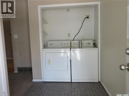 1345 Lacon Street, Regina, SK - Indoor Photo Showing Laundry Room