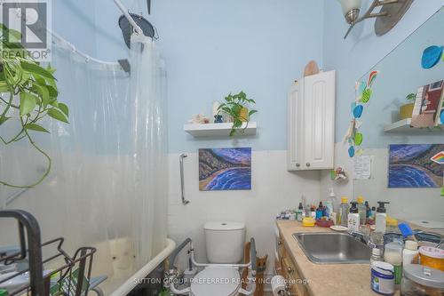 51 Stanley Street, London South (South F), ON - Indoor Photo Showing Bathroom