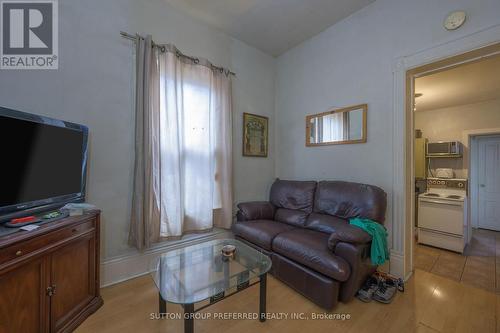 51 Stanley Street, London South (South F), ON - Indoor Photo Showing Living Room