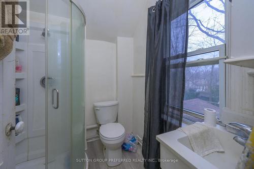 51 Stanley Street, London South (South F), ON - Indoor Photo Showing Bathroom