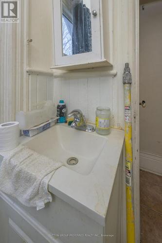 51 Stanley Street, London South (South F), ON - Indoor