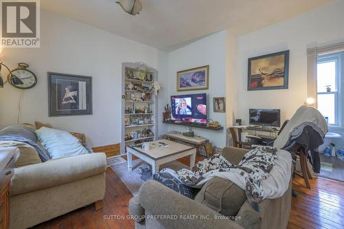 51 Stanley Street, London South (South F), ON - Indoor Photo Showing Living Room