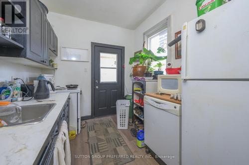 51 Stanley Street, London South (South F), ON - Indoor