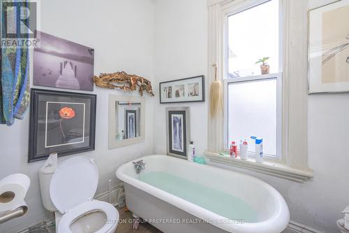 51 Stanley Street, London South (South F), ON - Indoor Photo Showing Bathroom