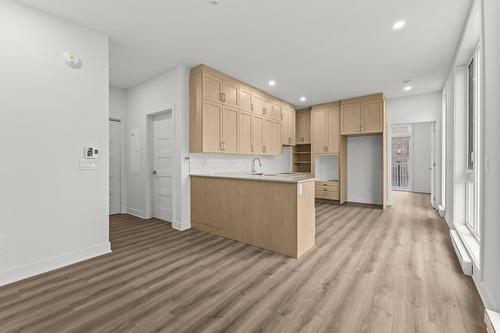 208-3328 Rue Masson  Montréal (Rosemont/La Petite-Patrie), QC H1X 1R4