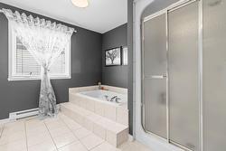 Ensuite bathroom - 