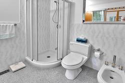 Salle de bains attenante à la CCP - 