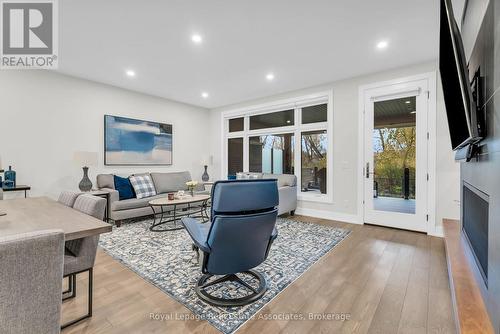 8 - 28 Juniper Trail, Welland, ON - Indoor Photo Showing Living Room With Fireplace