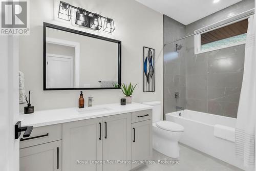 8 - 28 Juniper Trail, Welland, ON - Indoor Photo Showing Bathroom