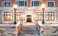 119 - 2 CLARENDON AVENUE  Toronto, ON M4V 1H9