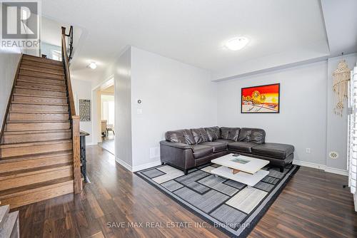 18 New Pines Trail, Brampton, ON - Indoor Photo Showing Living Room