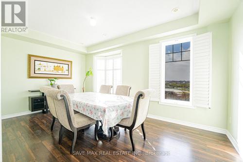 18 New Pines Trail, Brampton, ON - Indoor Photo Showing Dining Room