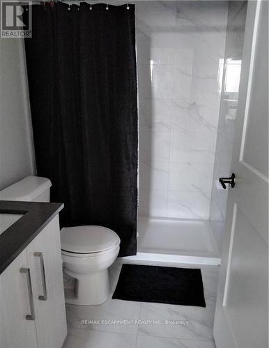 2304 - 15 Queen Street S, Hamilton, ON - Indoor Photo Showing Bathroom