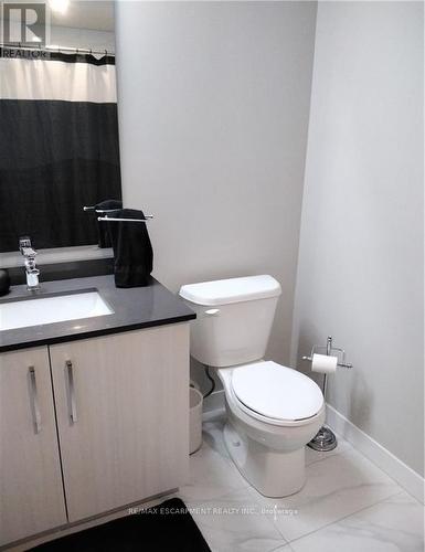 2304 - 15 Queen Street S, Hamilton, ON - Indoor Photo Showing Bathroom