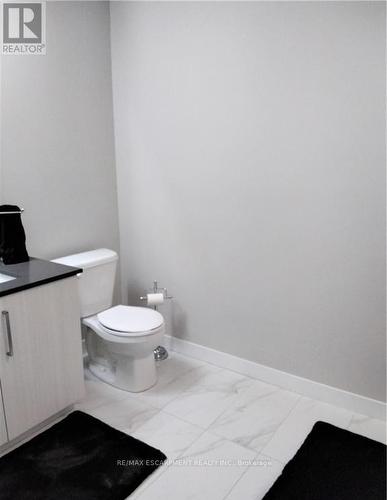 2304 - 15 Queen Street S, Hamilton, ON - Indoor Photo Showing Bathroom