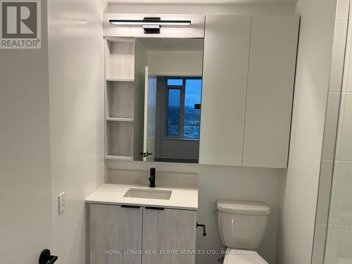 2006-B - 2495 Eglinton Avenue W, Mississauga, ON - Indoor Photo Showing Bathroom