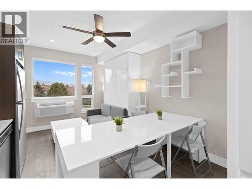 Expandable table/desk - 925 Leon Avenue Unit# 430, Kelowna, BC - Indoor